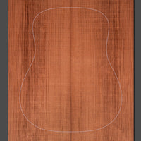 Premium Redwood soundboard with a refined grain structure and warm, natural hues. A superb choice for luthiers seeking excellent tonal quality.