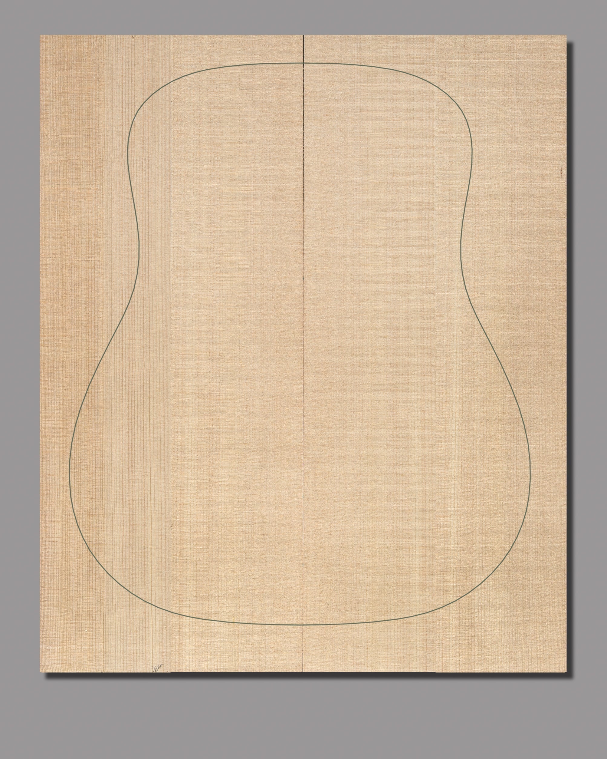 High-quality Sitka spruce soundboard, bookmatched for symmetry, straight grain, and tonal clarity.