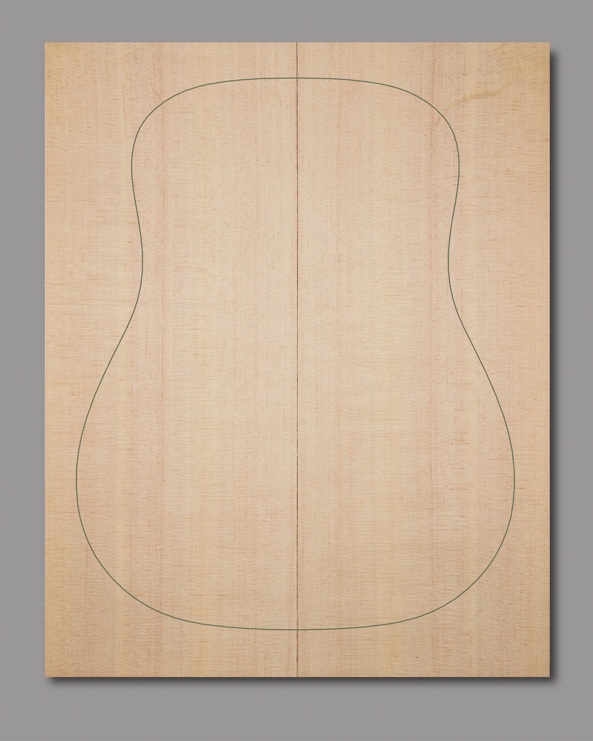 High-grade Sitka spruce soundboard with consistent grain and acoustic balance.